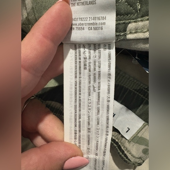 Hollister NWT Y2K camo mini skirt zip back size large - Picture 4 of 8